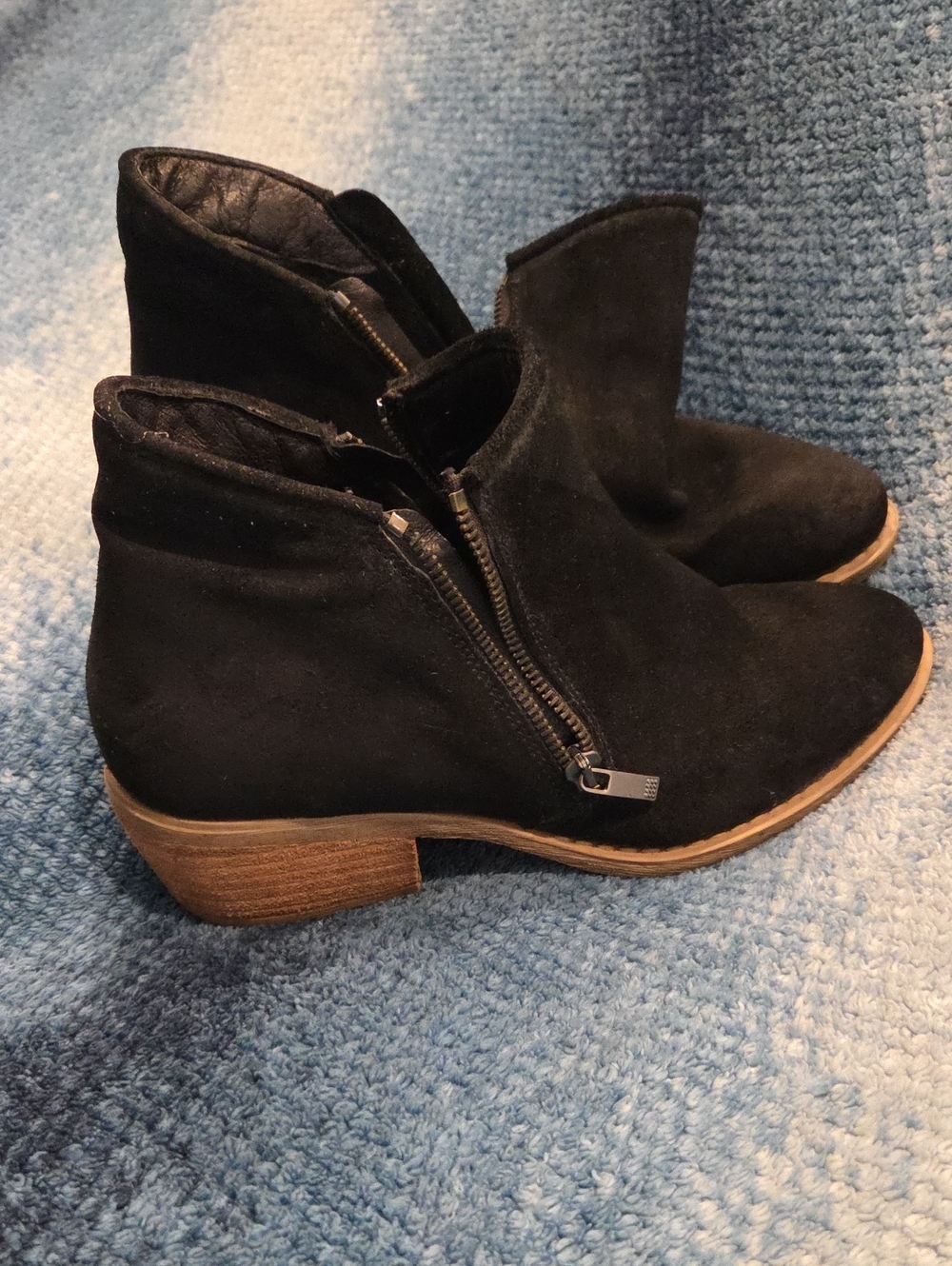 Eric Michael Women's Black Suede Ankle Booties with Side Zip Size 8